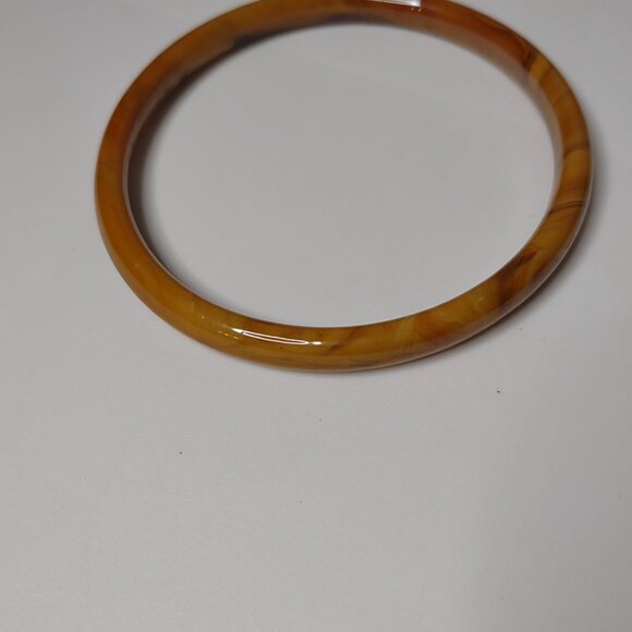 Caramel Colored 8.5 Inch Glass Bangle - Picture 3 of 14